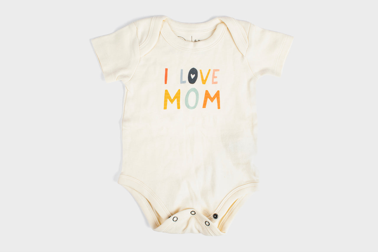 100% organic cotton onesie, "I Love Mom" design, 6–9m